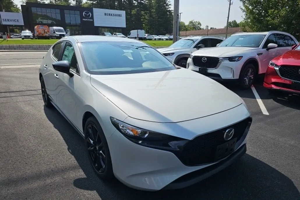 2025 Mazda Mazda3 Hatchback 2.5 Select Sport photo 1