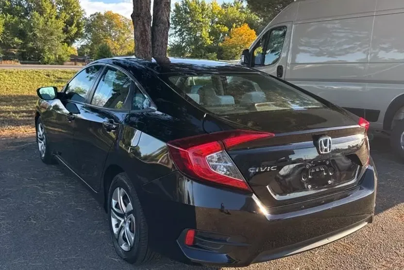 2017 Honda Civic LX photo 1