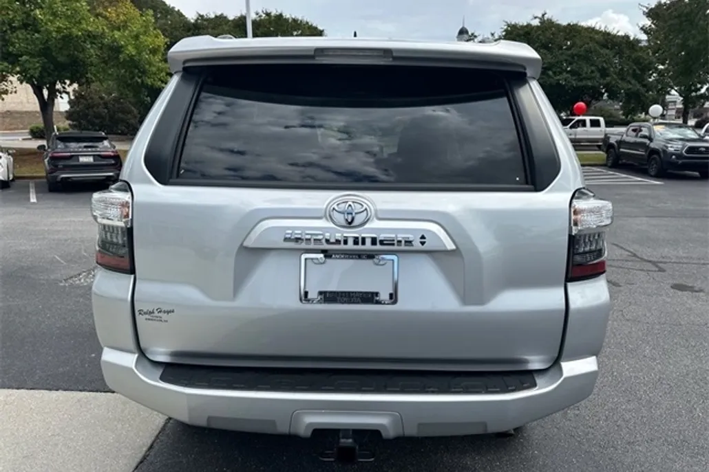 2024 Toyota 4Runner SR5 photo 1