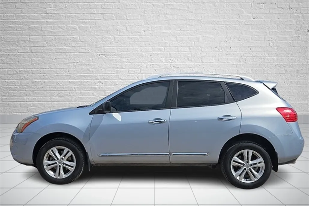 2015 Nissan Rogue Select S photo 1