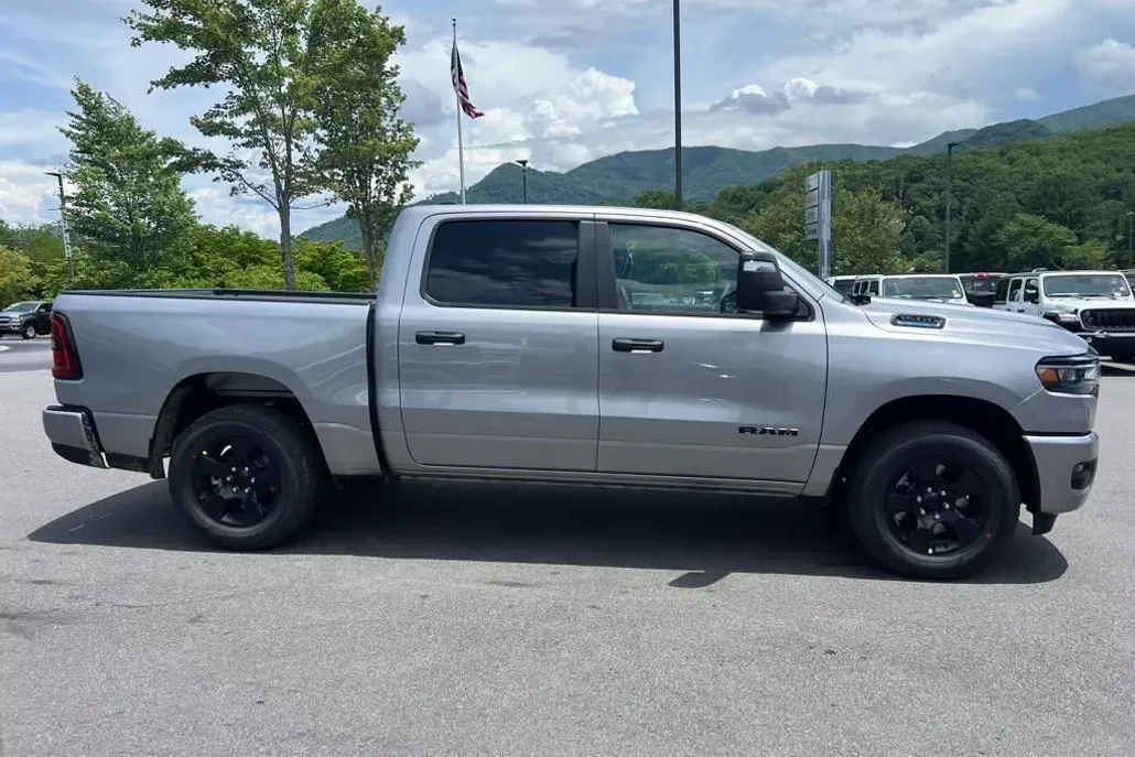 2025 Ram 1500 Tradesman photo 1