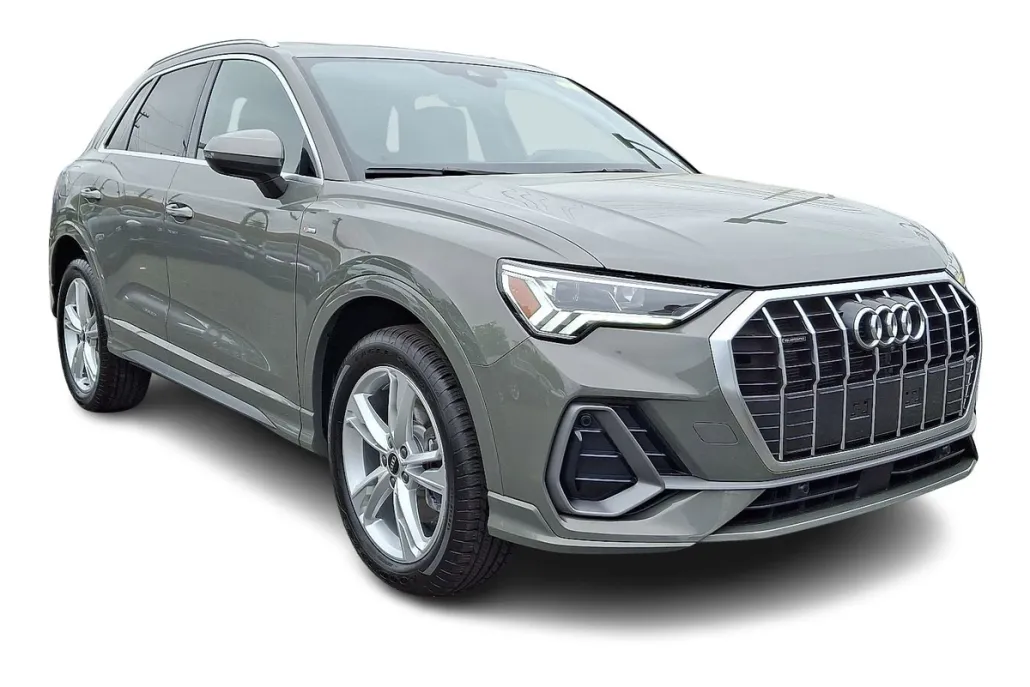 2024 Audi Q3 S line Premium Plus photo 1