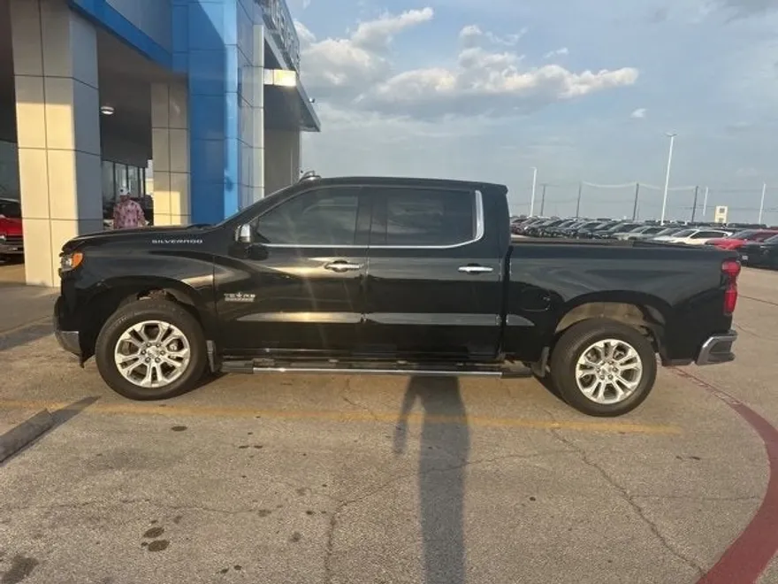 2023 Chevrolet Silverado 1500 LTZ photo 1