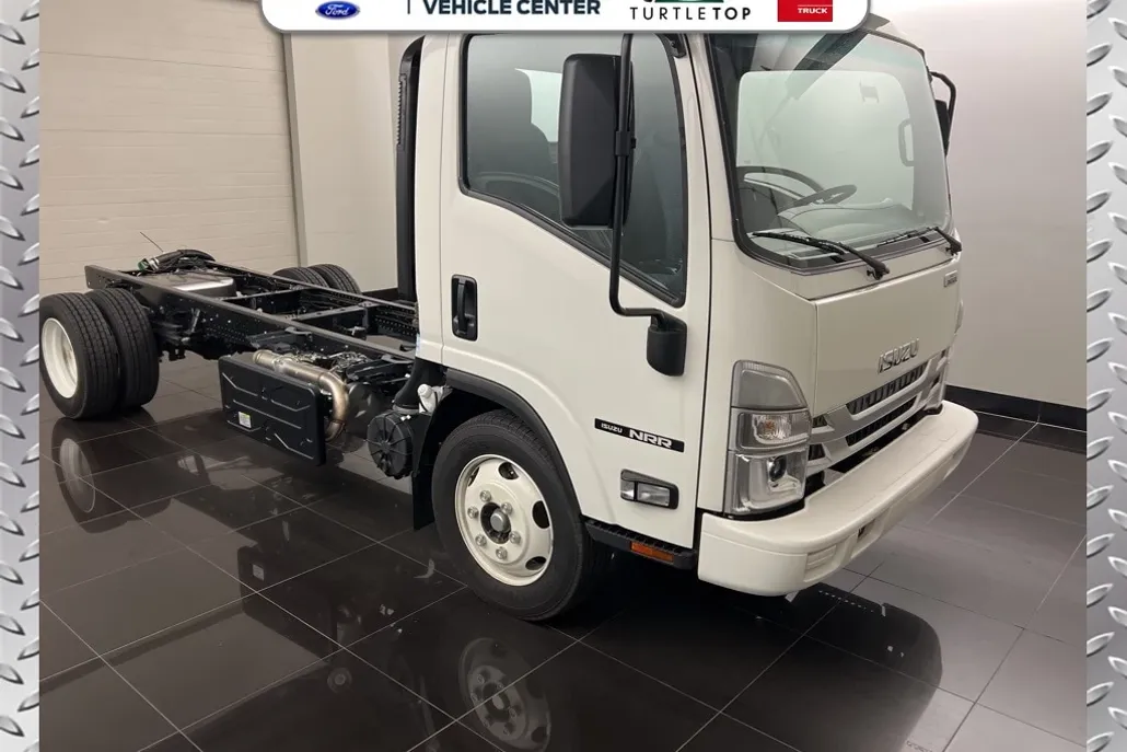 2024 Isuzu NRR photo 1