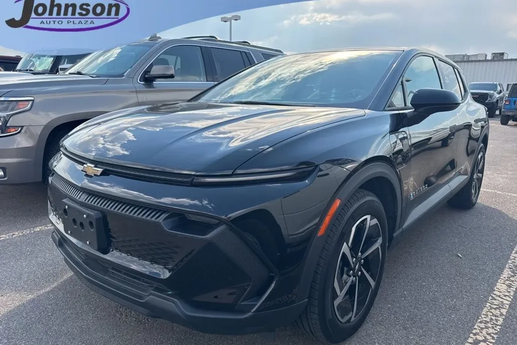 2025 Chevrolet Equinox EV 1LT photo 1