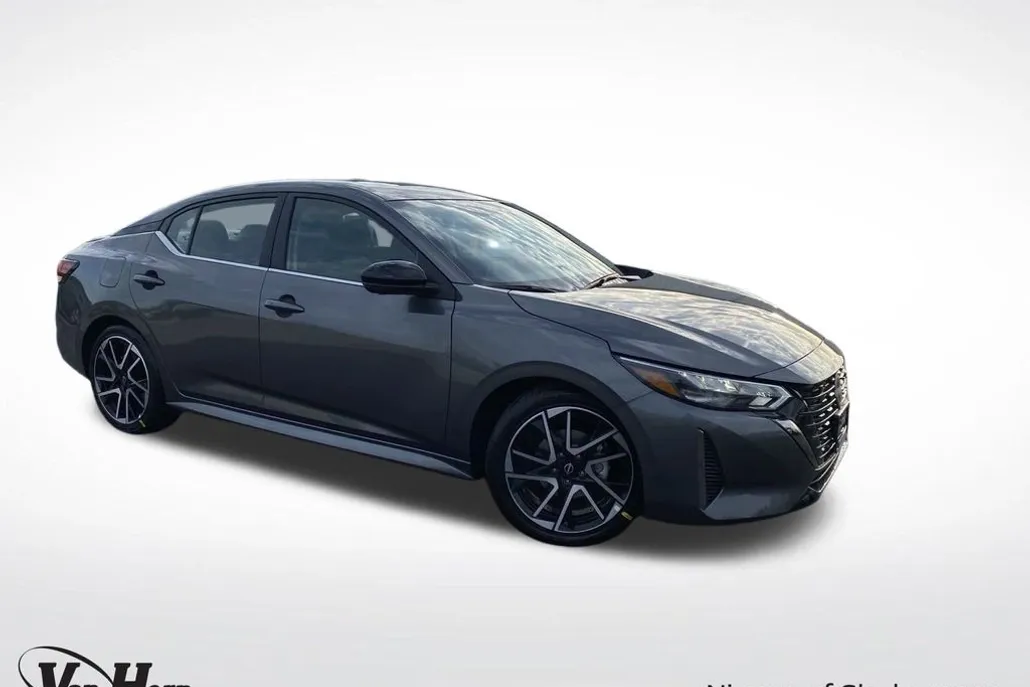 2025 Nissan Sentra SR photo 1