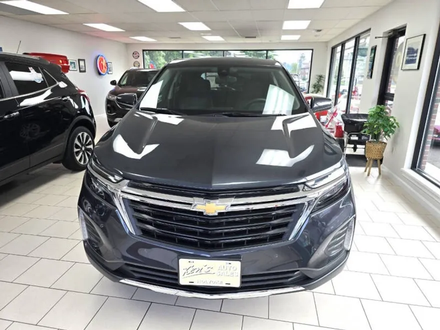 2023 Chevrolet Equinox LT photo 1