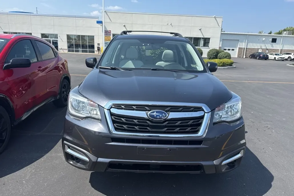 2018 Subaru Forester 2.5i Premium photo 1