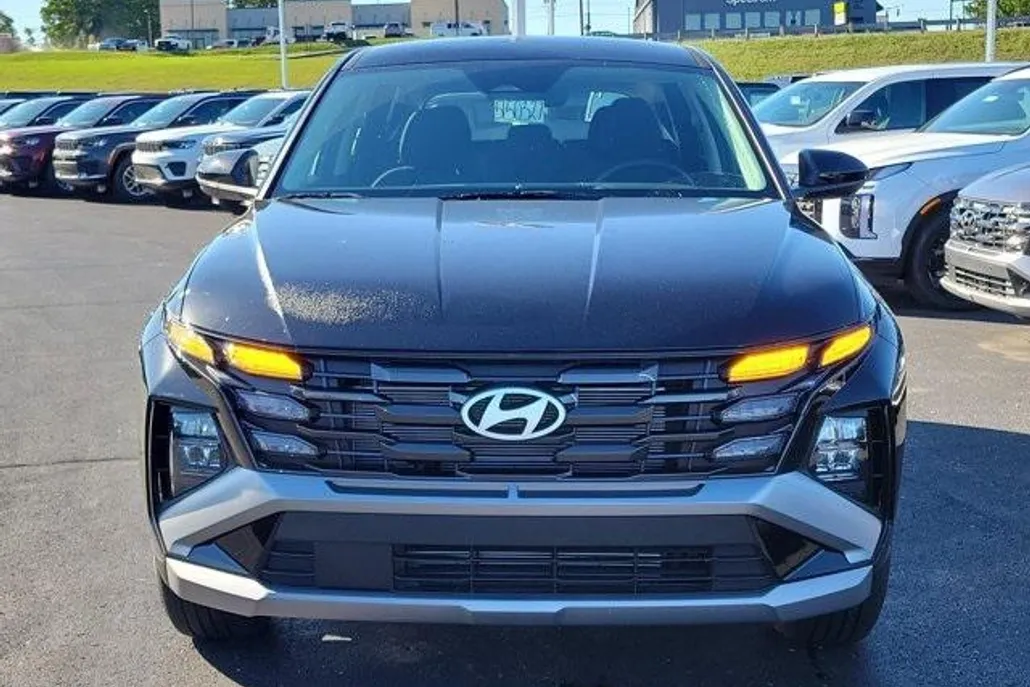 2026 Hyundai Tucson SE photo 1