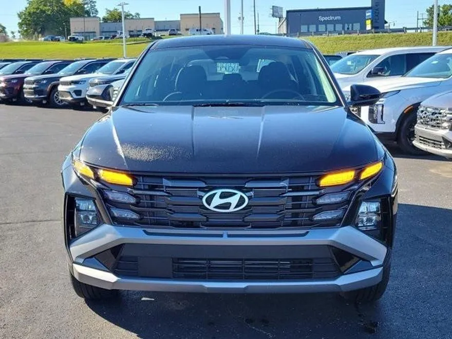 2026 Hyundai Tucson SE photo 1