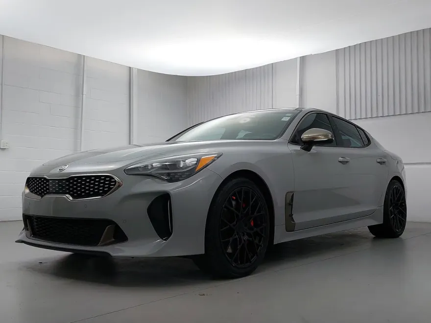 2018 Kia Stinger GT2 photo 1