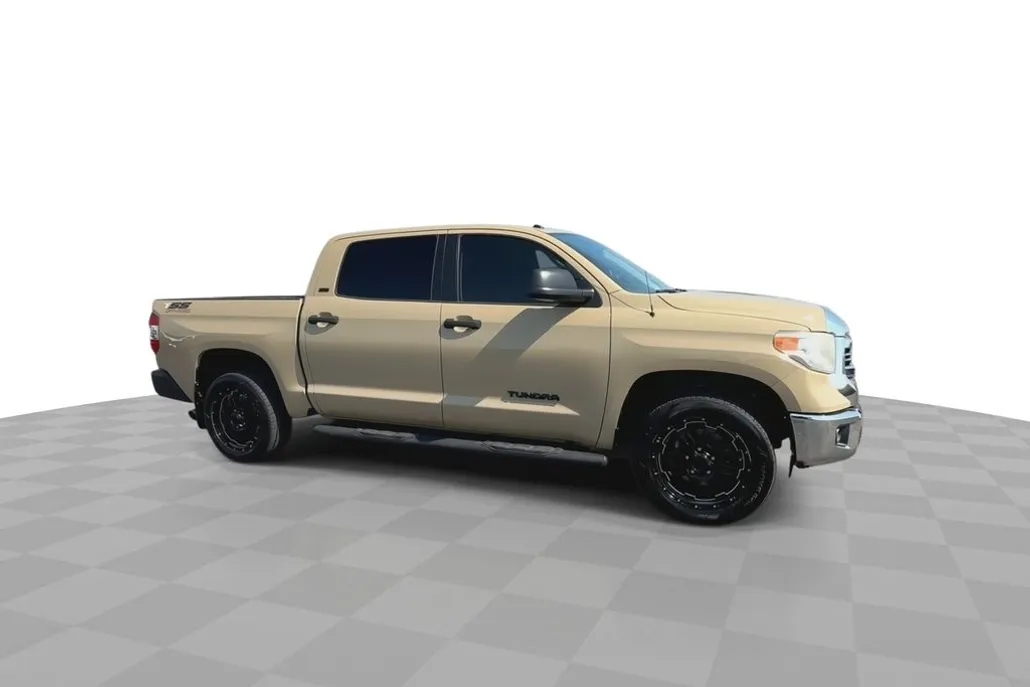 2017 Toyota Tundra SR5 photo 1