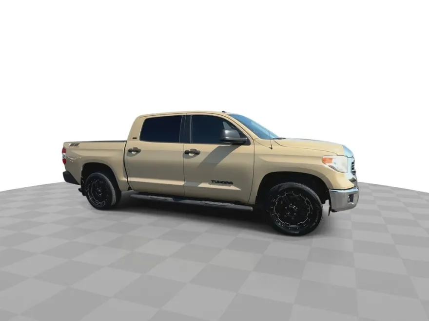 2017 Toyota Tundra SR5 photo 1