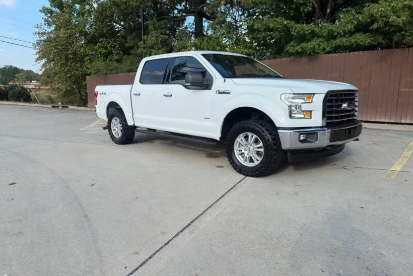 2017 Ford F-150 XLT photo 1