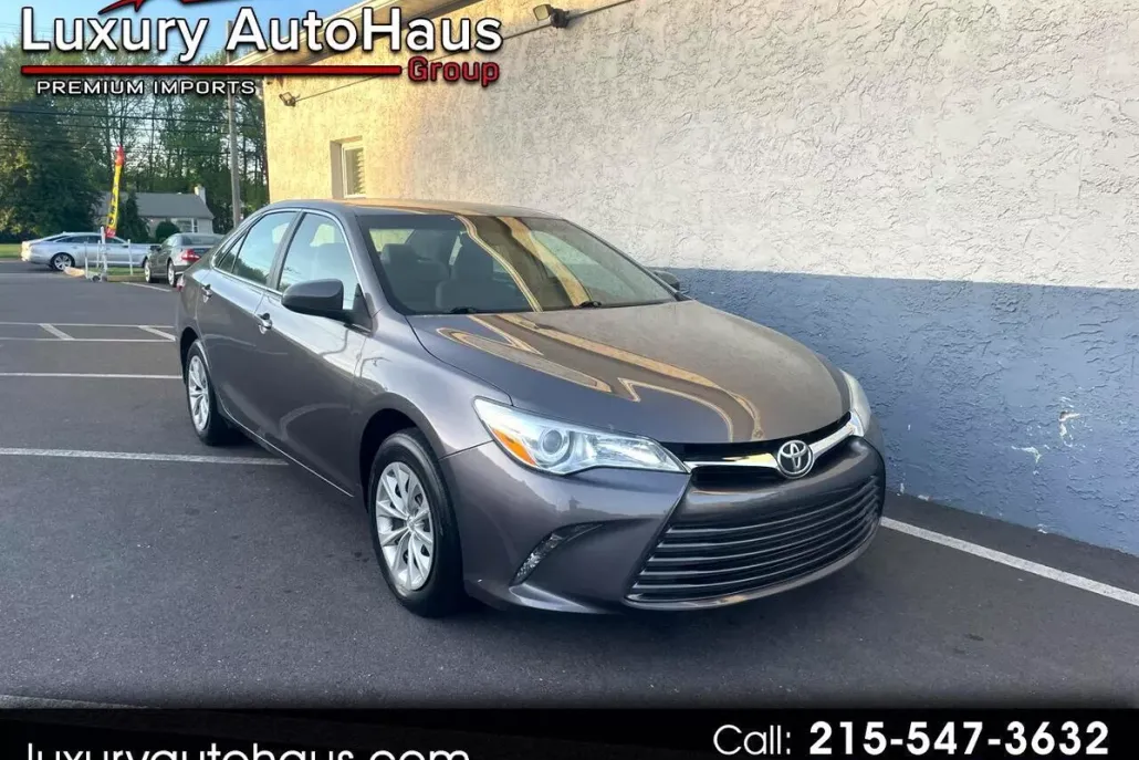 2017 Toyota Camry XLE XSE photo 1