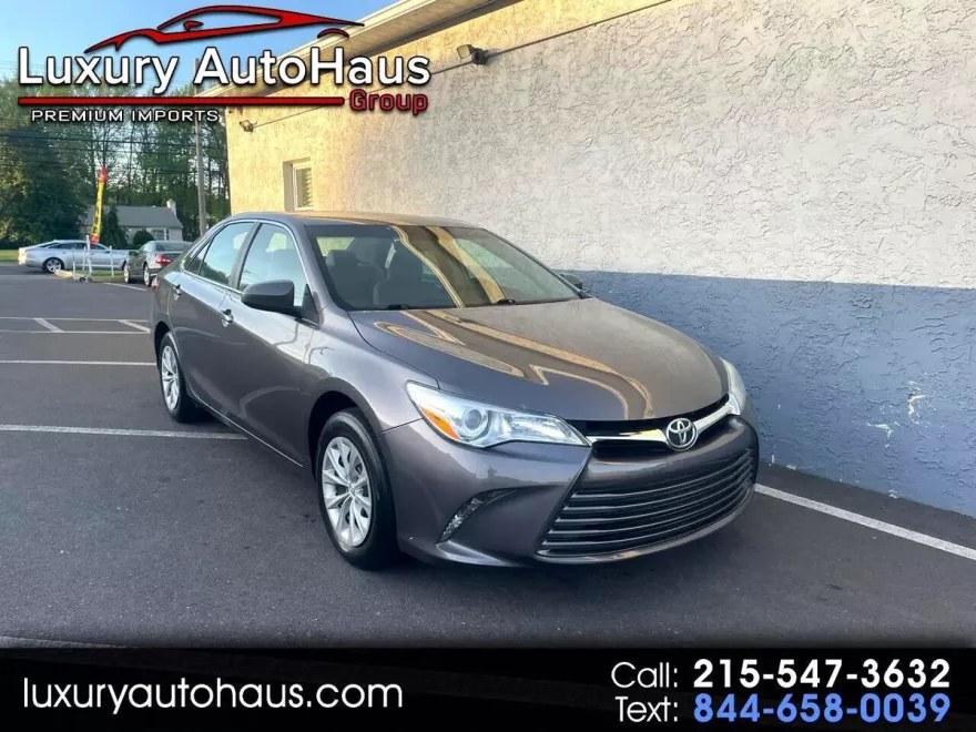 2017 Toyota Camry XLE XSE photo 1