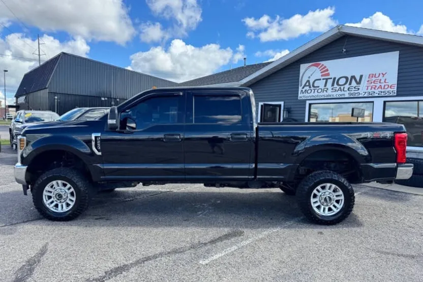 2019 Ford F-250 XLT photo 1