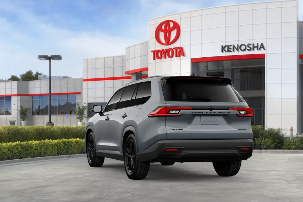 2026 Toyota Highlander Hybrid photo 1