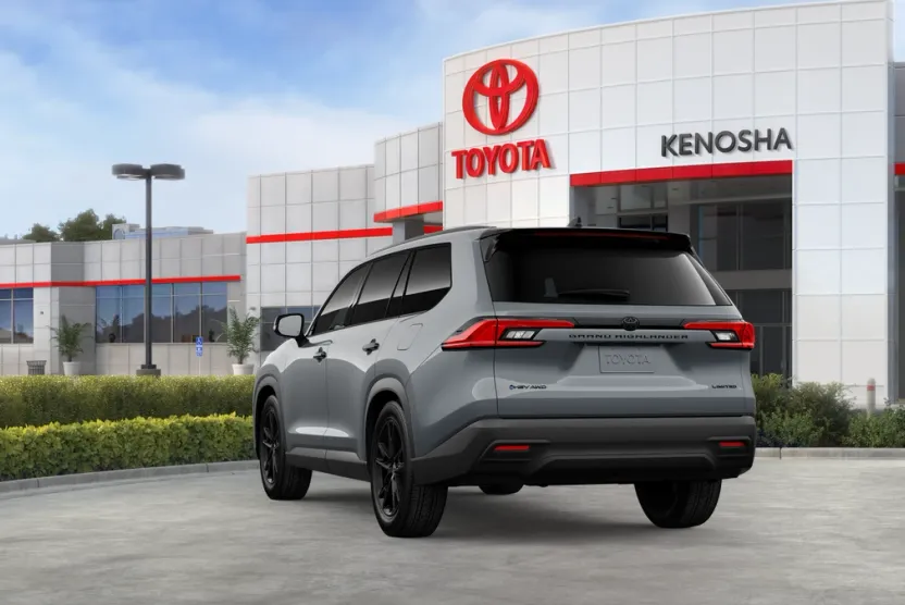 2026 Toyota Highlander Hybrid photo 1