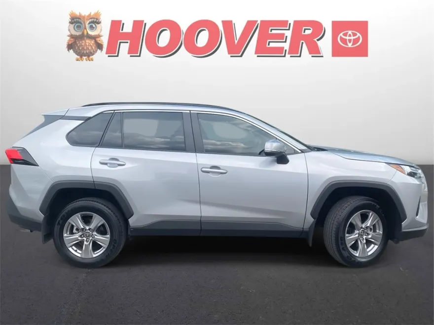 2024 Toyota RAV4 XLE photo 1