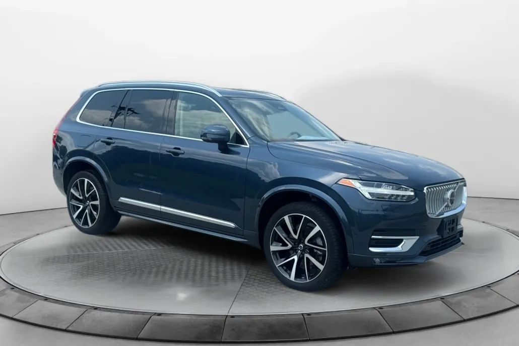 2024 Volvo XC90 Plus photo 1