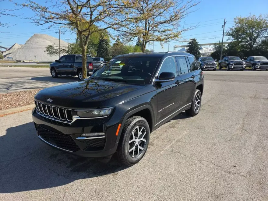 2025 Jeep Grand Cherokee Limited photo 1