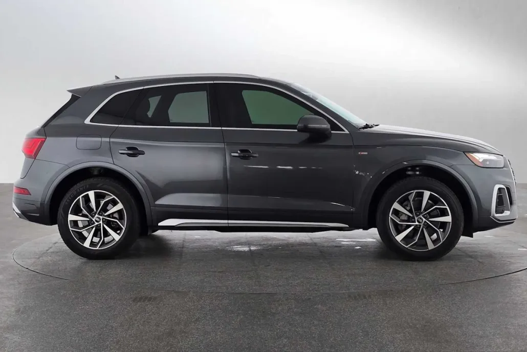 2022 Audi Q5 S line Premium Plus photo 1