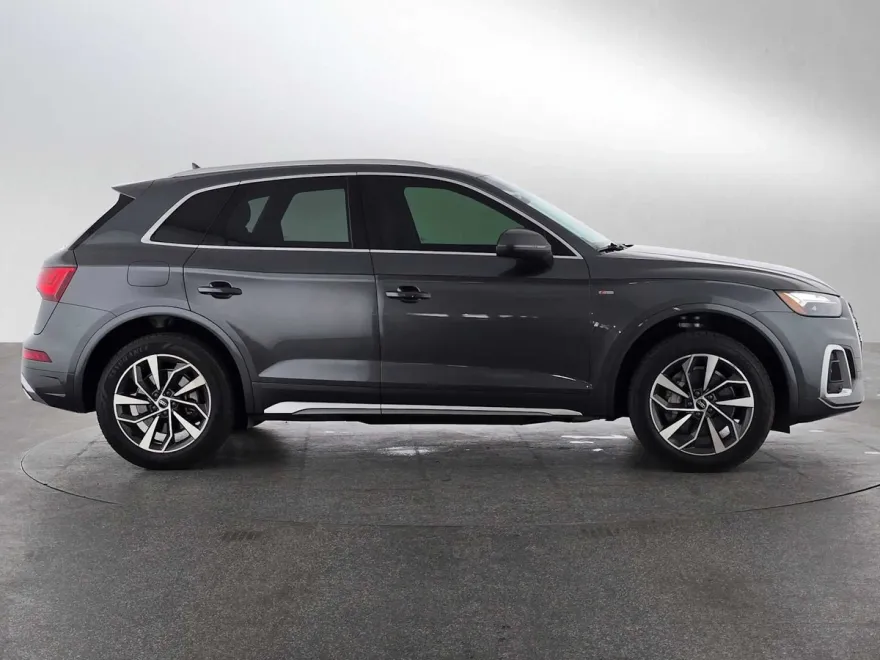 2022 Audi Q5 S line Premium Plus photo 1