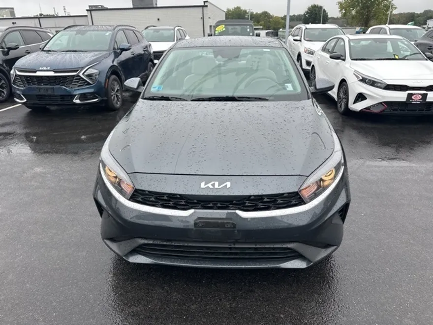 2023 Kia Forte LXS photo 1