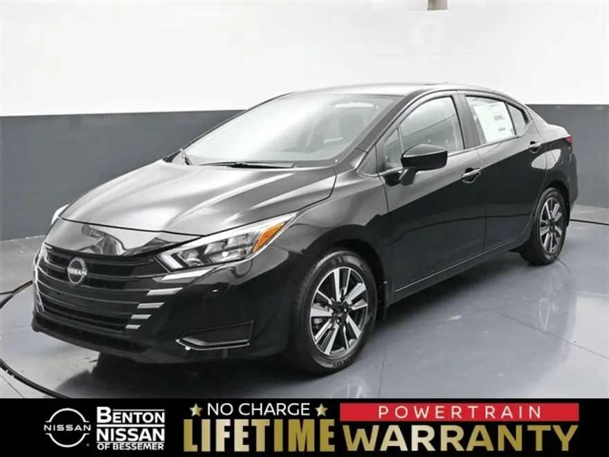 2025 Nissan Versa SV photo 1