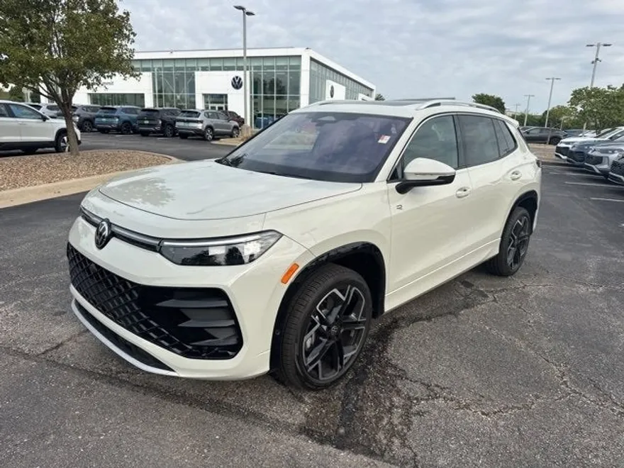 2025 Volkswagen Tiguan SEL R-Line Black photo 1