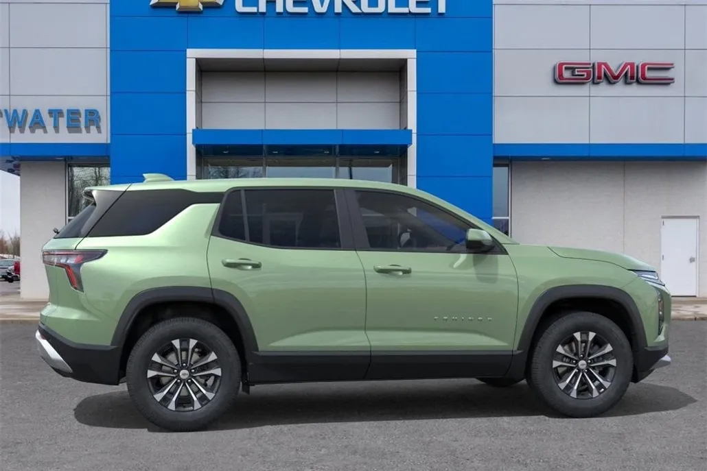 2026 Chevrolet Equinox LT photo 1