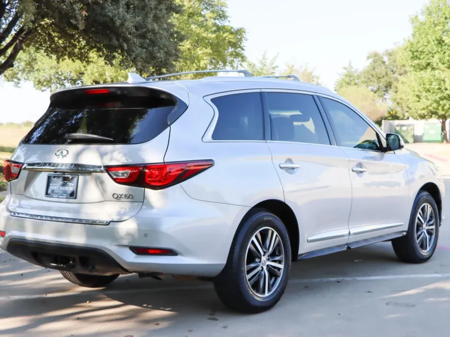 2017 Infiniti QX60 3.5 photo 3
