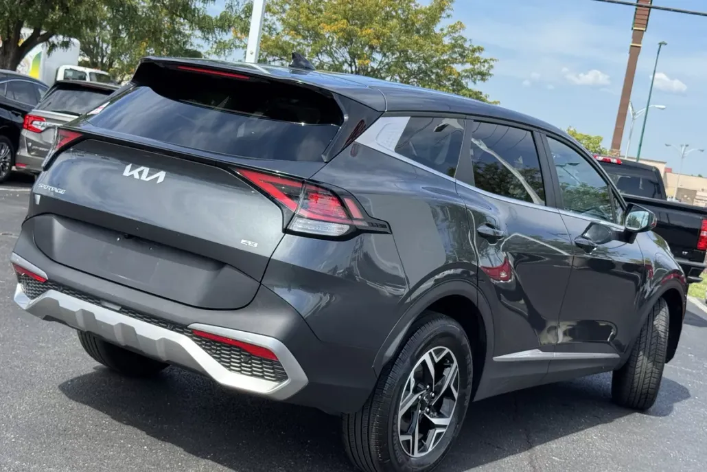 2024 Kia Sportage LX photo 1