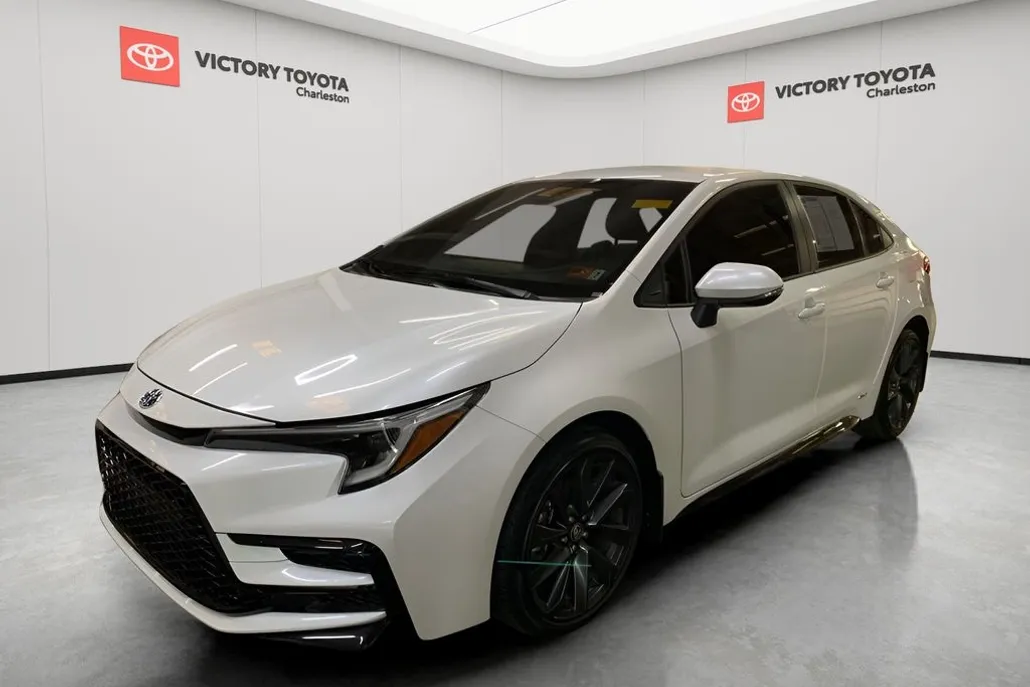2024 Toyota Corolla Hybrid SE photo 1