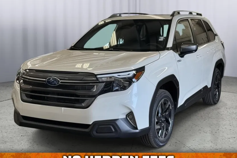2025 Subaru Forester Premium photo 1