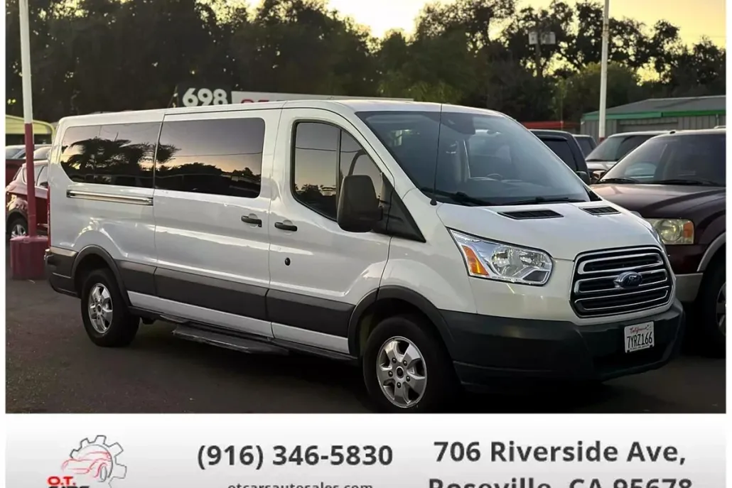 2017 Ford Transit XLT photo 1
