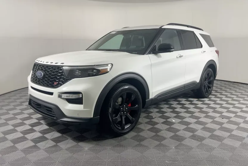 2023 Ford Explorer ST photo 1