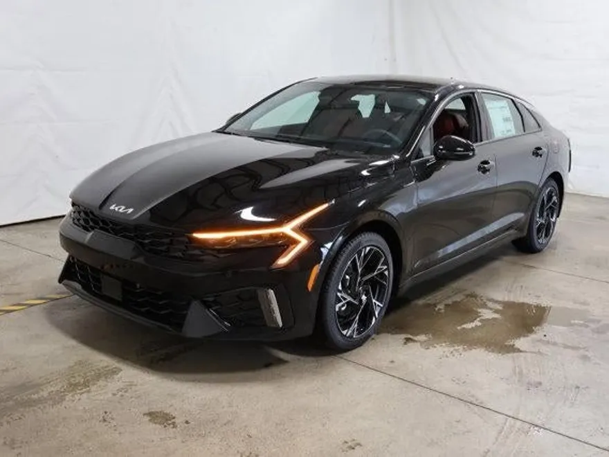 2026 Kia K5 GT-Line photo 1