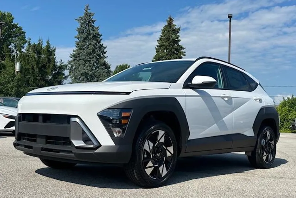2025 Hyundai Kona SEL photo 1
