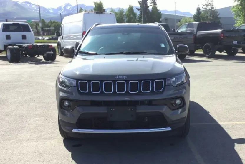 2024 Jeep Compass Limited photo 1