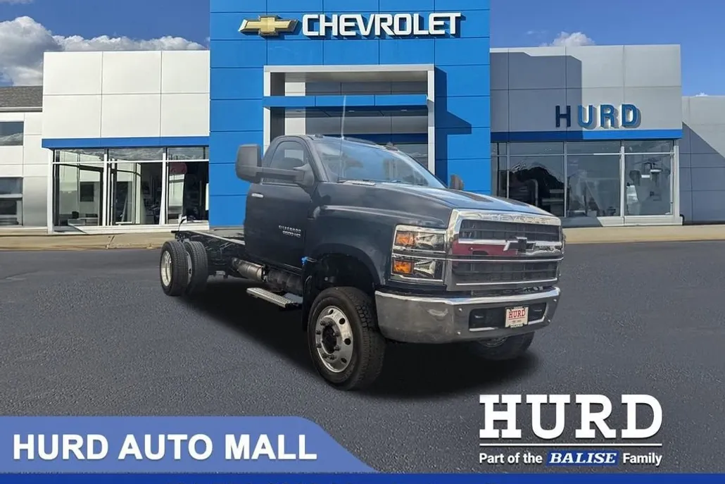 2024 Chevrolet Silverado 5500HD Work Truck photo 1
