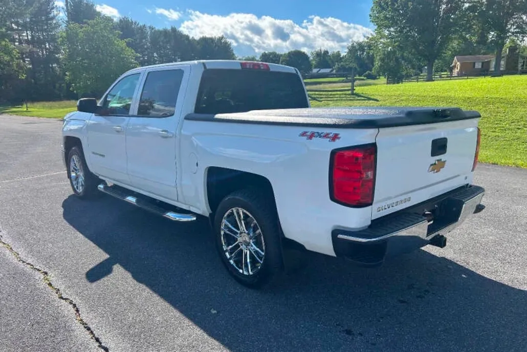 2015 Chevrolet Silverado 1500 LT photo 1