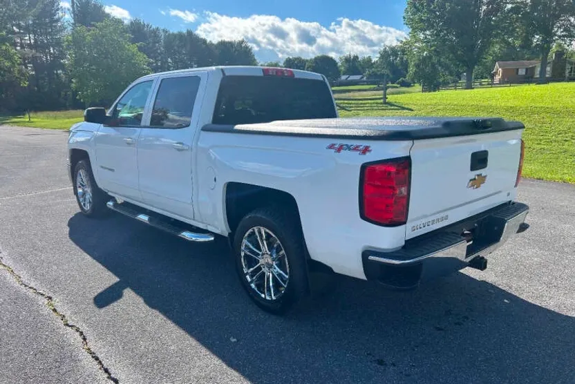 2015 Chevrolet Silverado 1500 LT photo 1