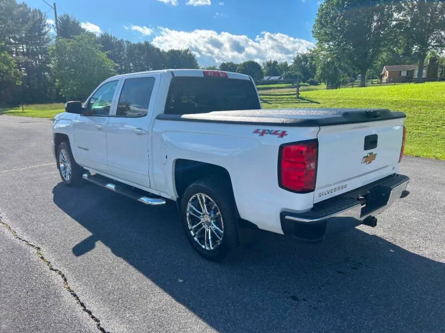 2015 Chevrolet Silverado 1500 LT photo 1