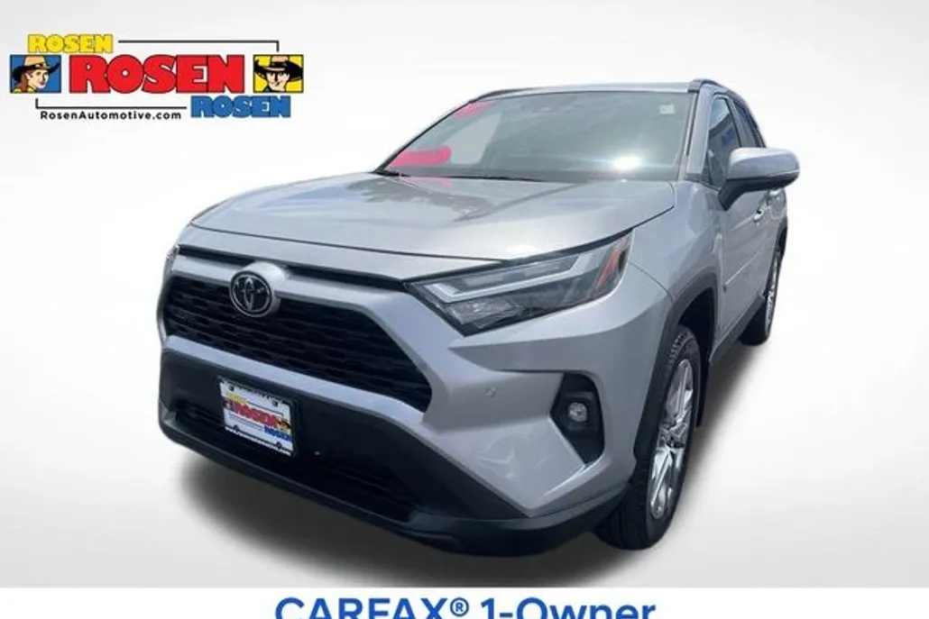 2023 Toyota RAV4 XLE Premium photo 1