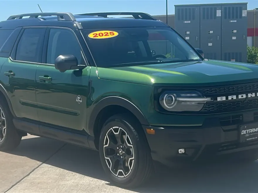 2025 Ford Bronco Sport Outer Banks photo 1