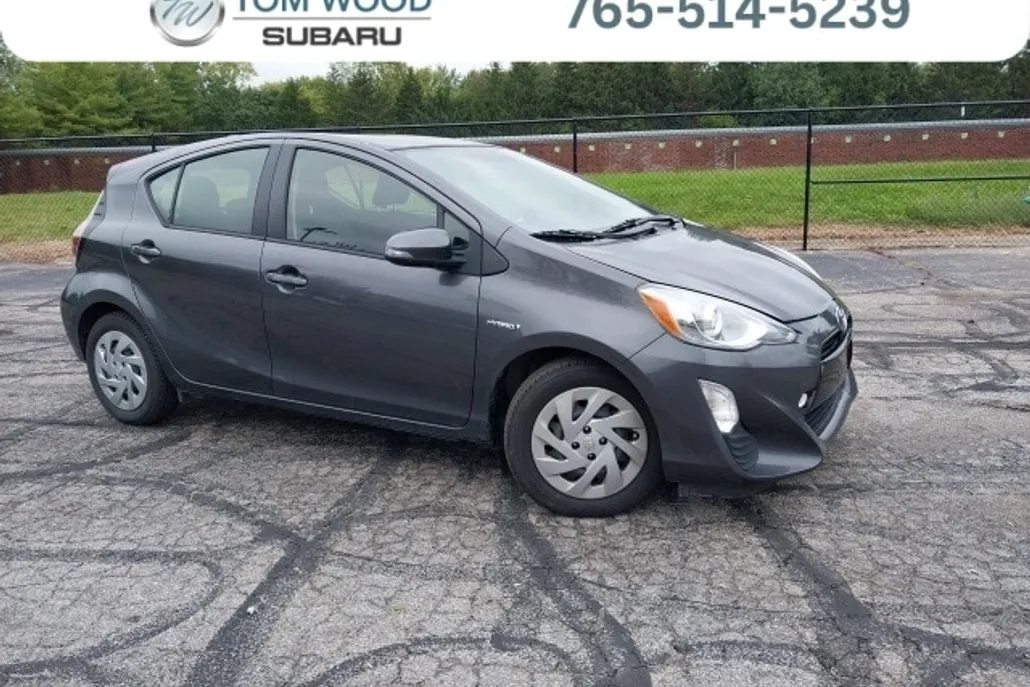 2016 Toyota Prius C Four photo 1