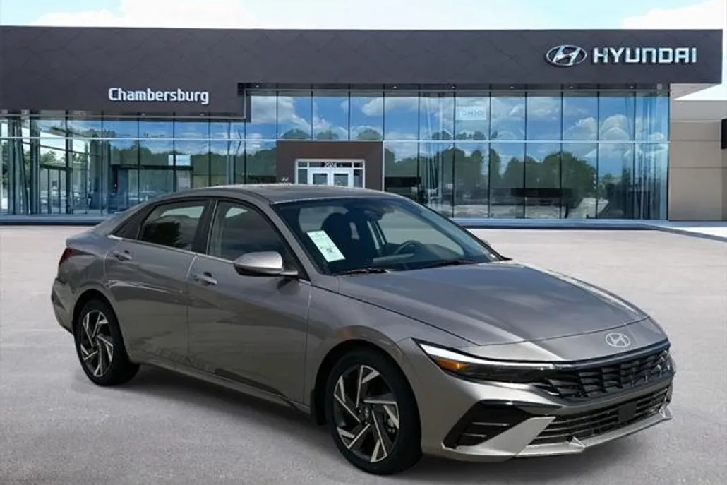 2025 Hyundai Elantra SEL Convenience photo 1