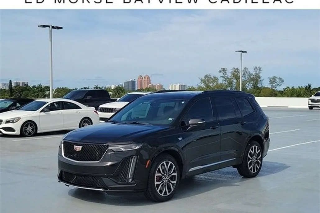2025 Cadillac XT6 Sport photo 1